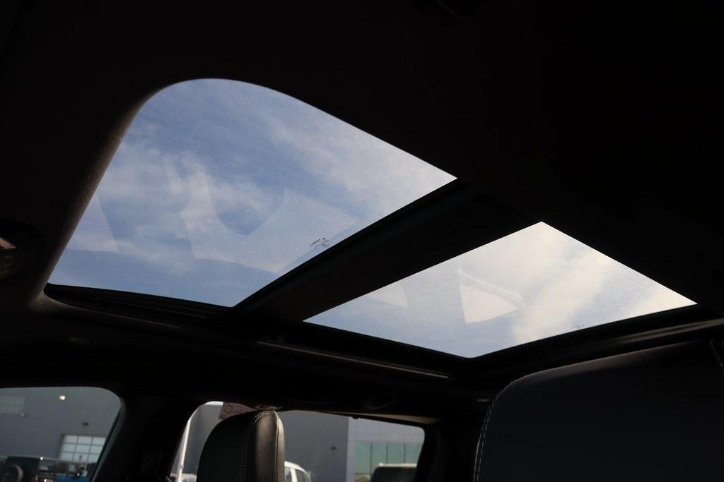 new 2025 Chrysler Pacifica car, priced at $52,931