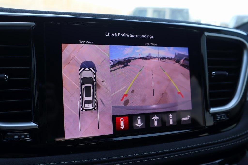 new 2025 Chrysler Pacifica car, priced at $52,931