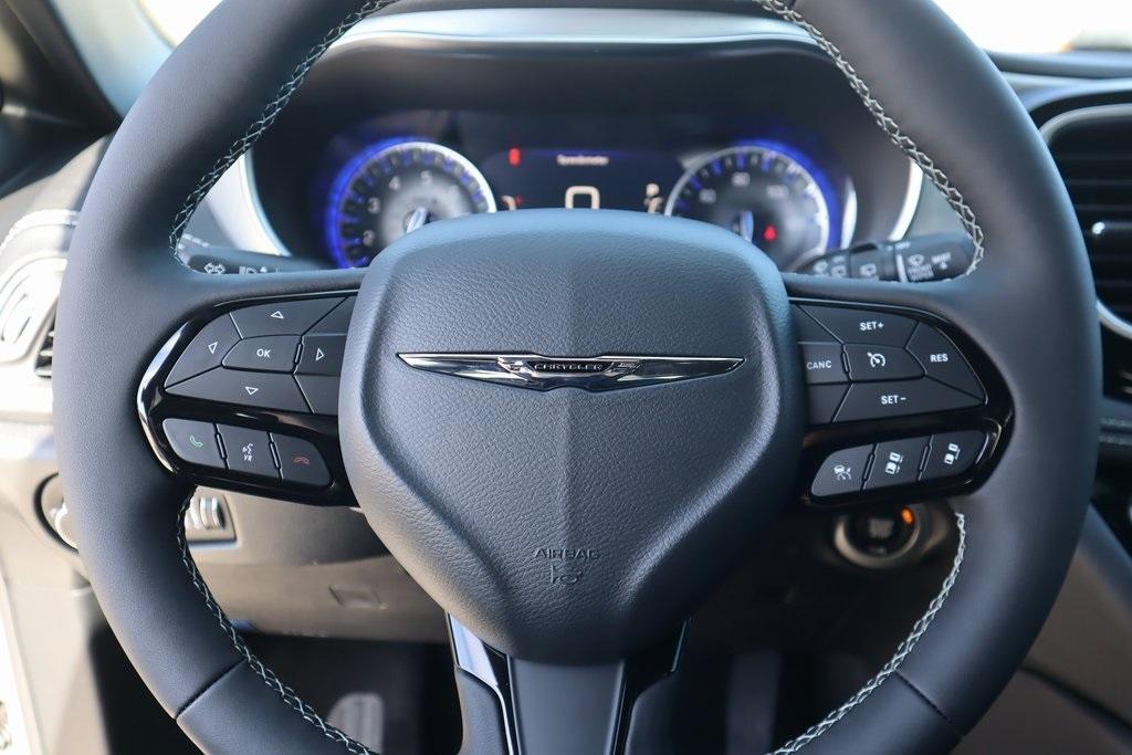 new 2025 Chrysler Pacifica car, priced at $52,931