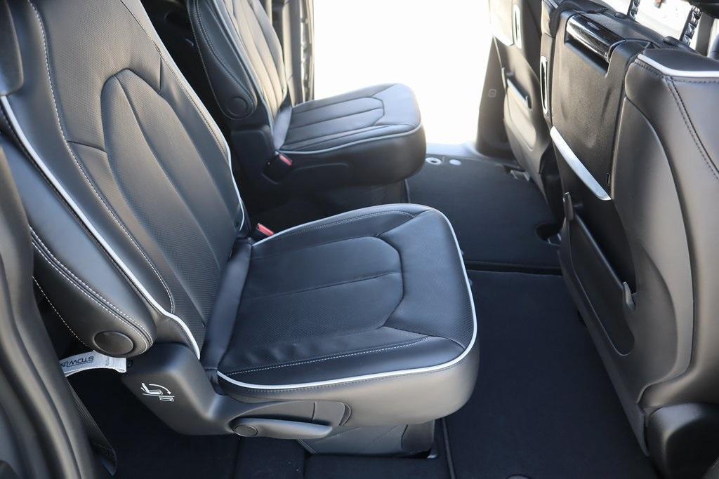 new 2025 Chrysler Pacifica car, priced at $52,931