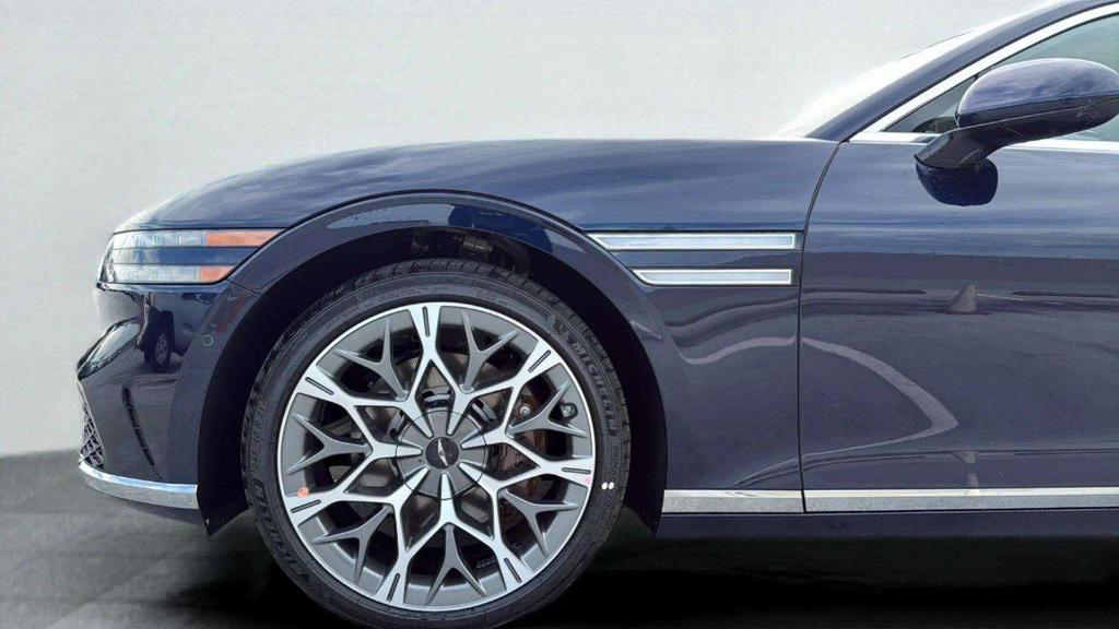 new 2026 Genesis G90 car, priced at $105,145