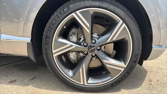 new 2025 Genesis GV80 car, priced at $82,735