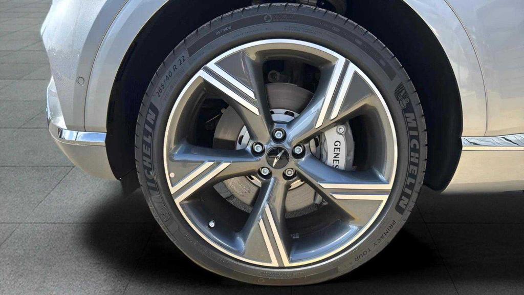new 2025 Genesis GV80 car, priced at $77,814