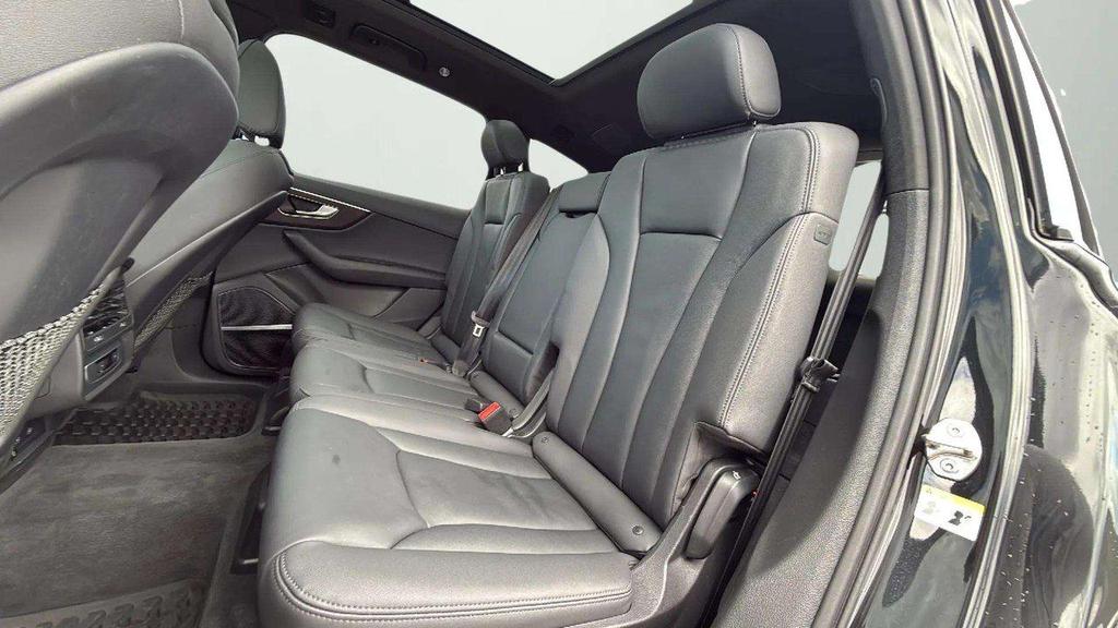 used 2022 Audi Q7 car, priced at $38,880