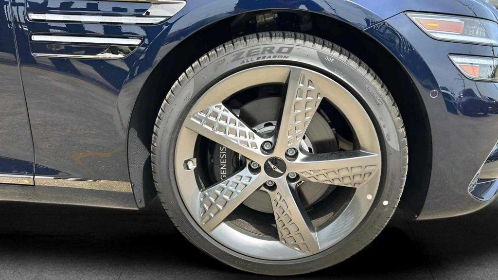 new 2025 Genesis G80 car, priced at $78,900