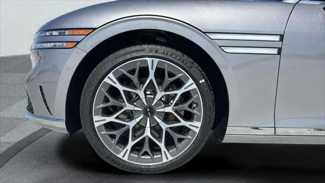 new 2025 Genesis G90 car, priced at $102,405