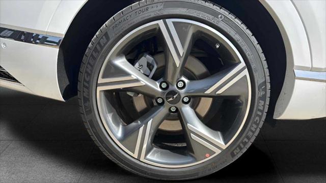 new 2025 Genesis GV80 car, priced at $82,685