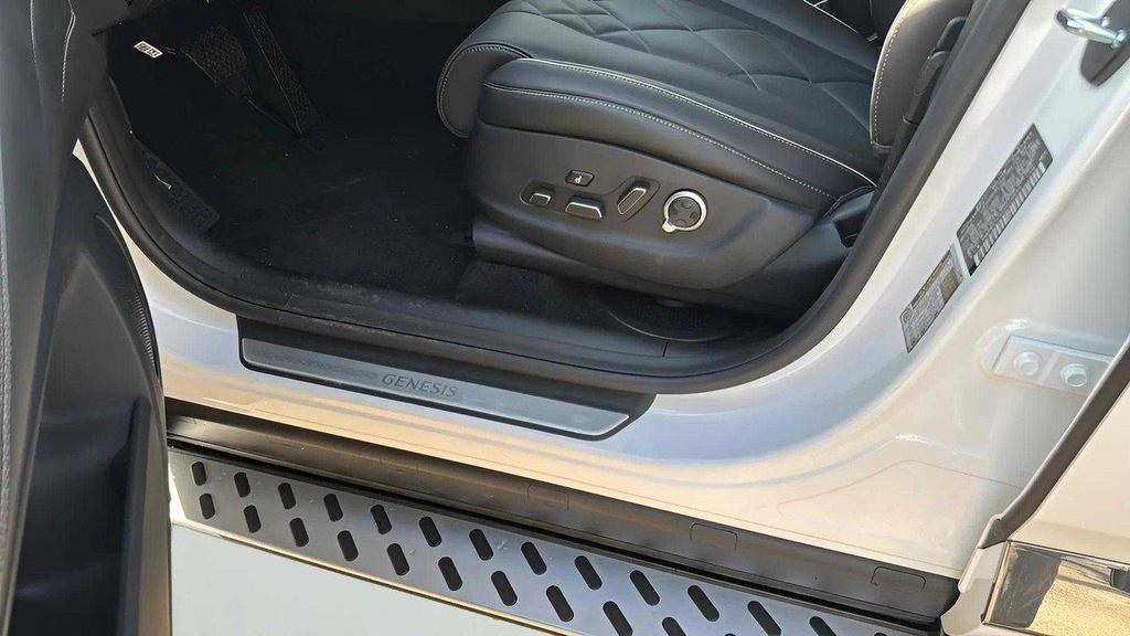 new 2025 Genesis GV80 car, priced at $77,940
