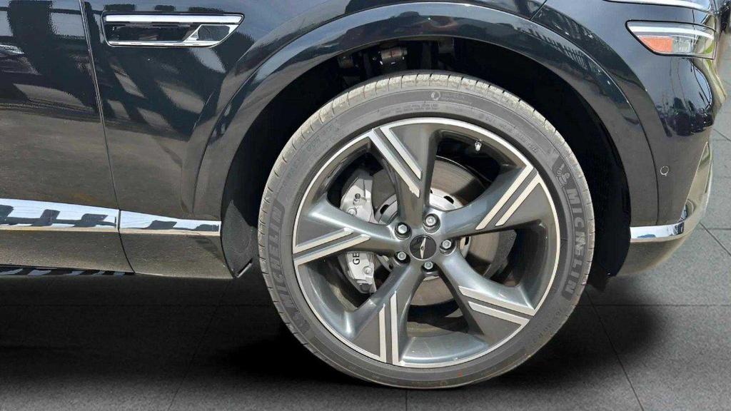 new 2025 Genesis GV80 car, priced at $73,140