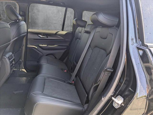 new 2025 Jeep Grand Cherokee car, priced at $41,027