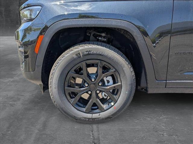 new 2025 Jeep Grand Cherokee car, priced at $41,027