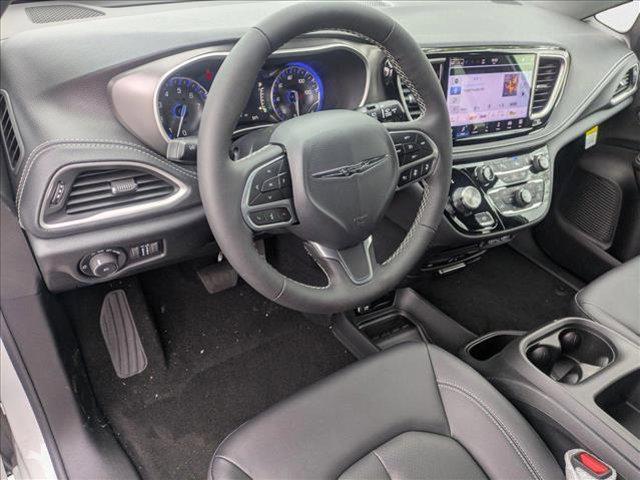 new 2025 Chrysler Pacifica car, priced at $42,751