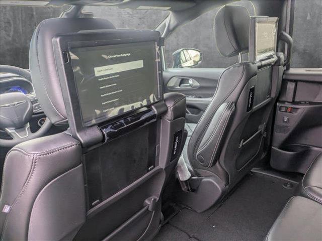 new 2025 Chrysler Pacifica car, priced at $45,301