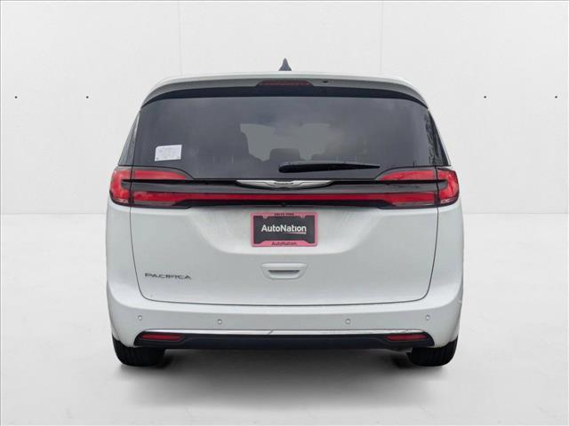 new 2025 Chrysler Pacifica car, priced at $42,751
