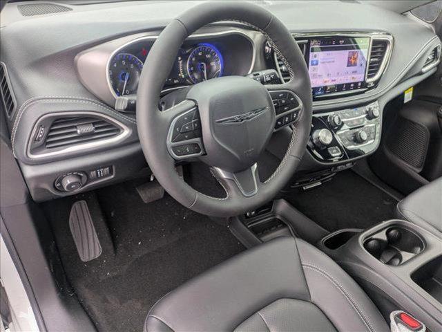 new 2025 Chrysler Pacifica car, priced at $45,301