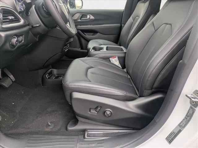 new 2025 Chrysler Pacifica car, priced at $42,751