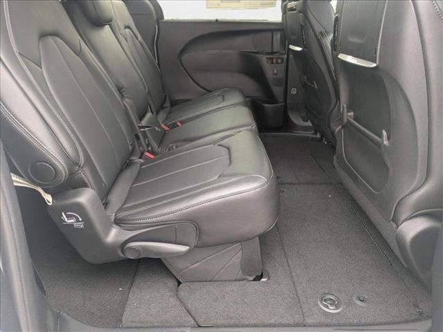 new 2025 Chrysler Pacifica car, priced at $42,751