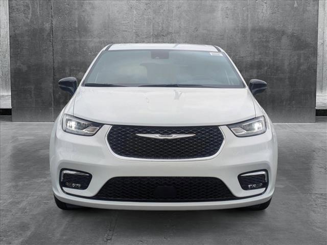 new 2025 Chrysler Pacifica car, priced at $45,301