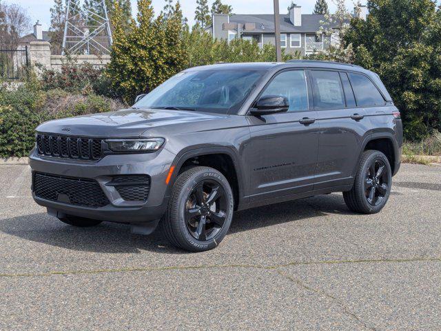 new 2025 Jeep Grand Cherokee car, priced at $45,675