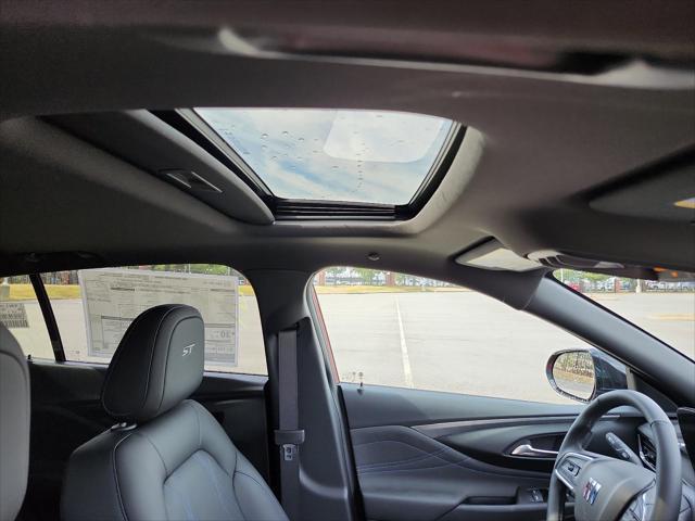 new 2025 Buick Envista car, priced at $28,812