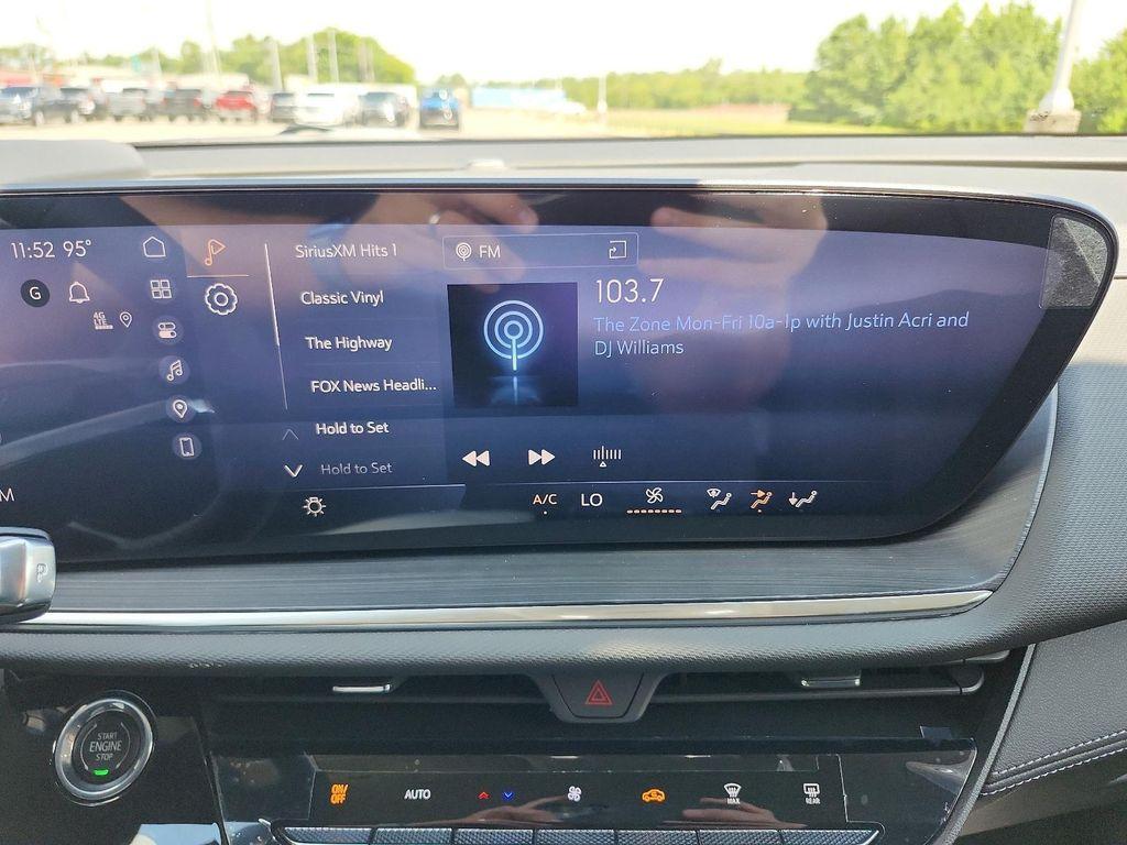 new 2025 Buick Envision car, priced at $34,551