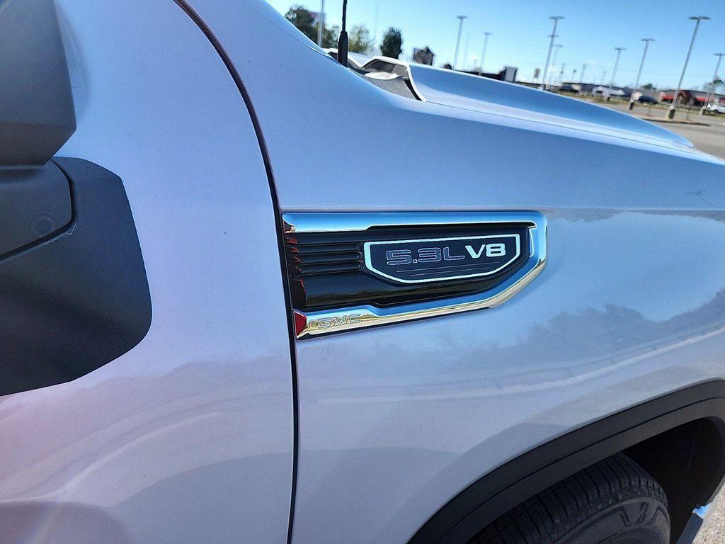 new 2025 GMC Sierra 1500 car, priced at $52,663