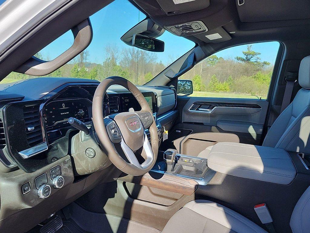 new 2025 GMC Sierra 1500 car, priced at $52,663
