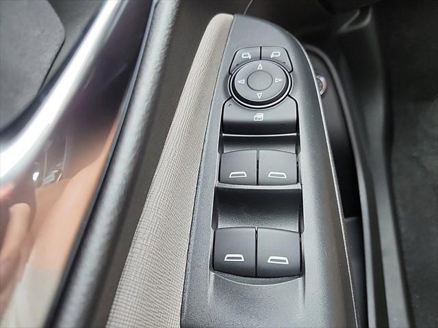 new 2025 Buick Envista car, priced at $31,325
