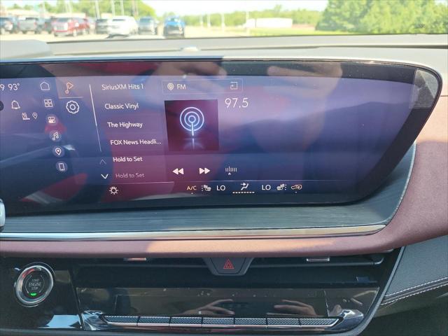 new 2025 Buick Envision car, priced at $39,362