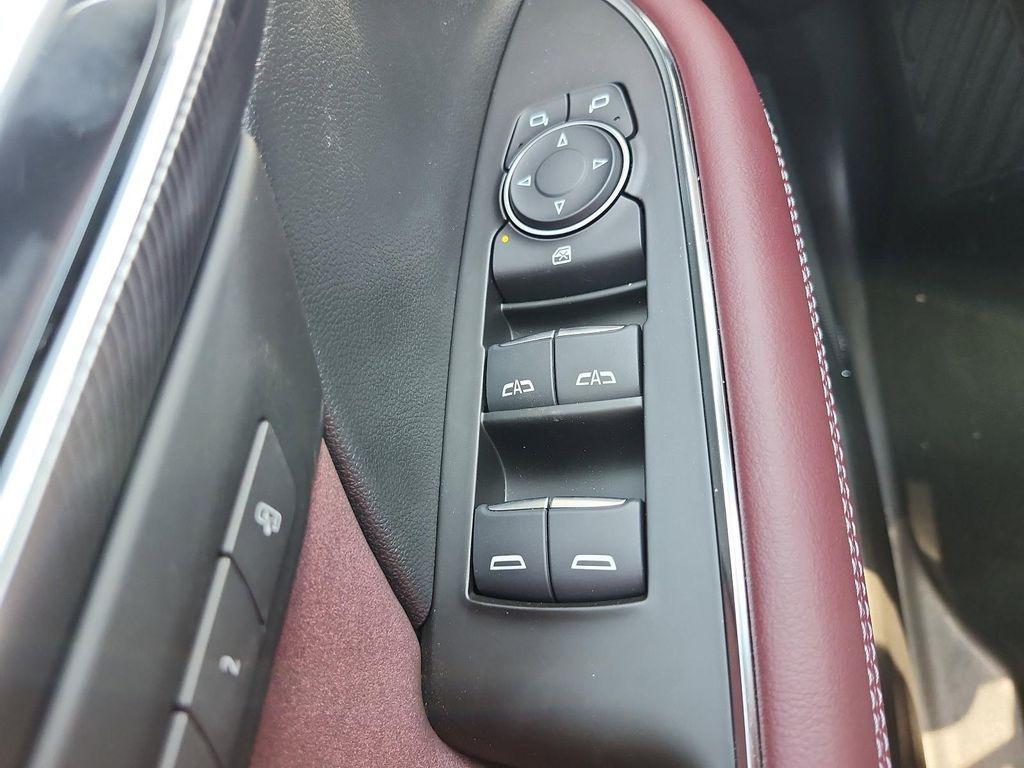 new 2025 Buick Envision car, priced at $39,362