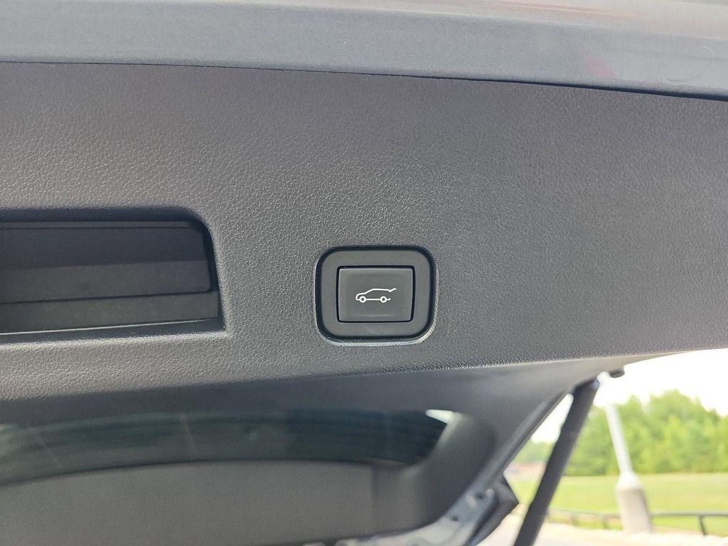 used 2024 GMC Acadia car, priced at $37,721