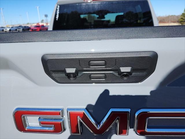 new 2025 GMC Sierra 1500 car, priced at $52,061