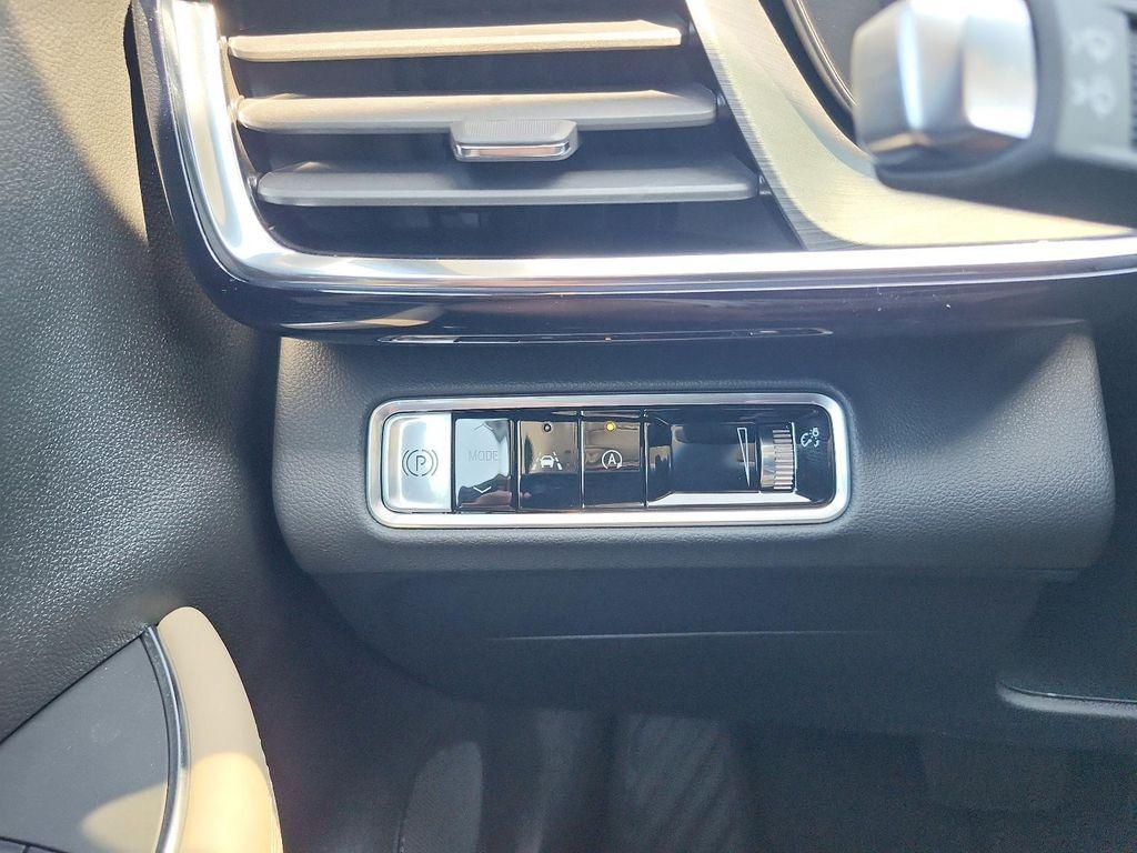 new 2025 Buick Envision car, priced at $33,751
