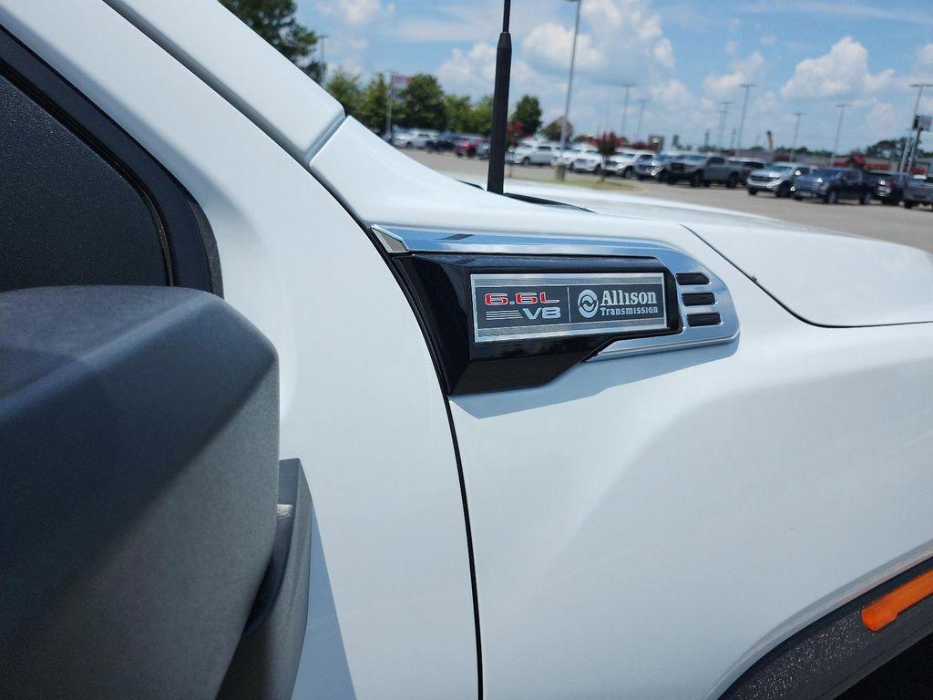 new 2025 GMC Sierra 2500 car, priced at $52,308
