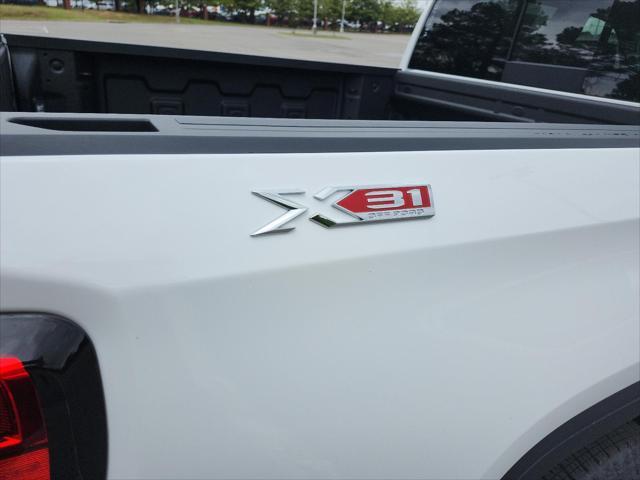 new 2025 GMC Sierra 1500 car, priced at $55,052