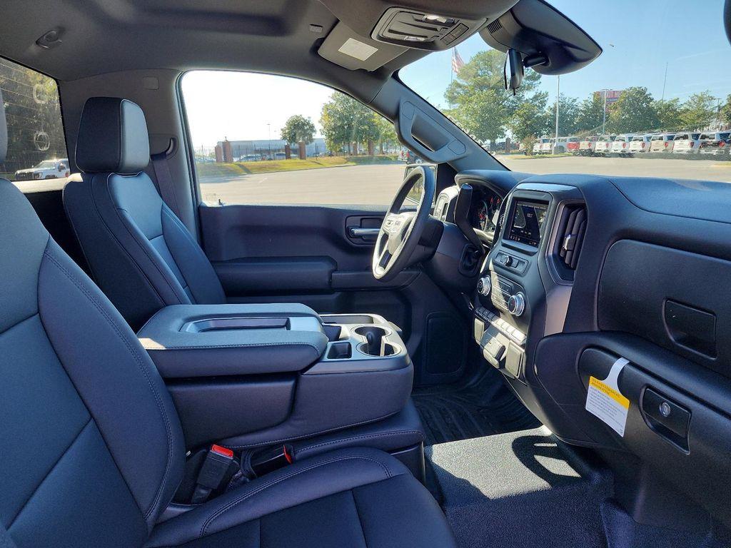 new 2026 GMC Sierra 1500 car, priced at $33,272