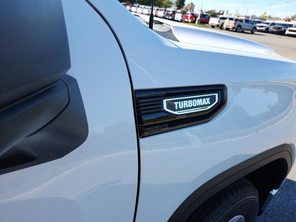 new 2026 GMC Sierra 1500 car, priced at $33,272