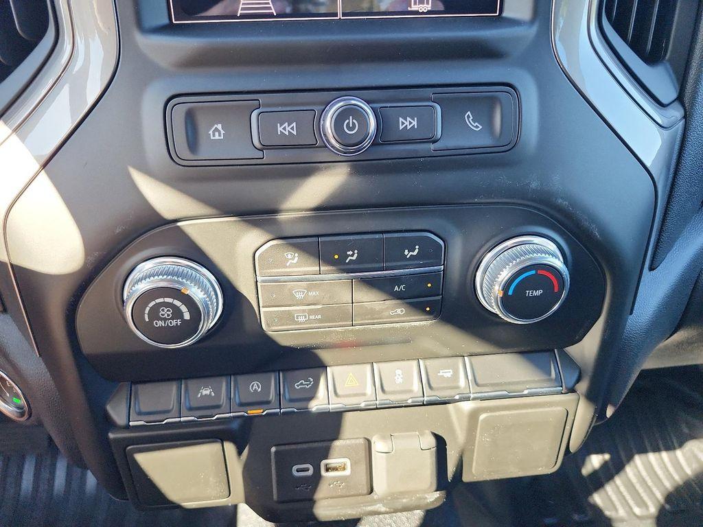 new 2026 GMC Sierra 1500 car, priced at $33,272