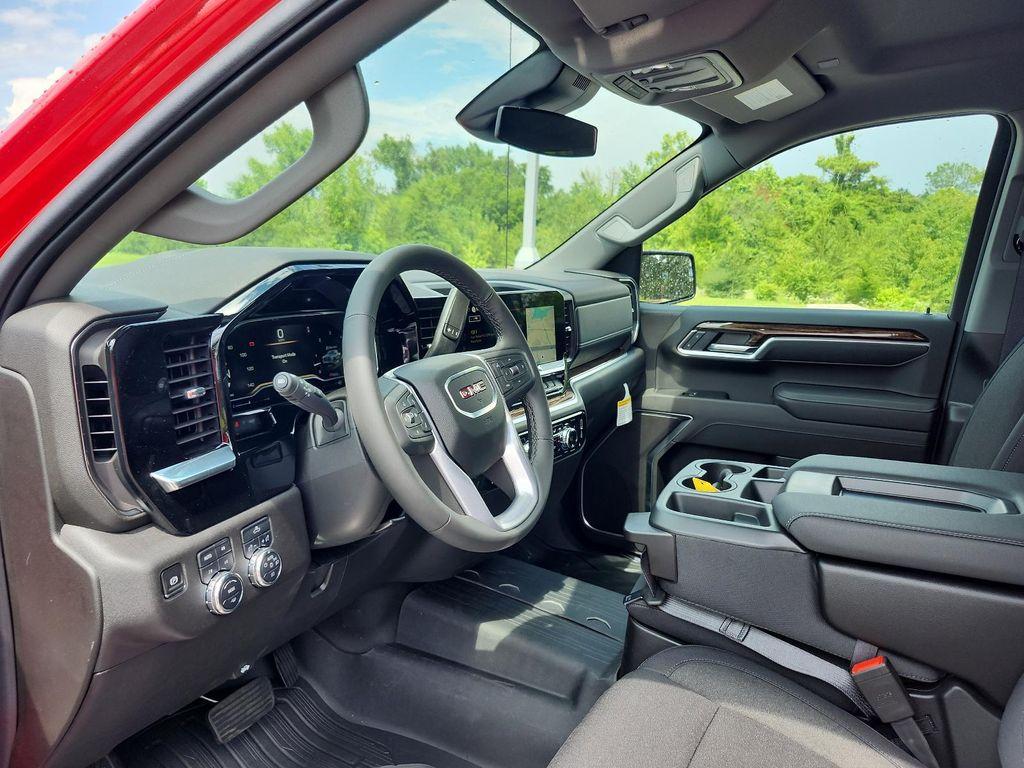 new 2025 GMC Sierra 1500 car, priced at $53,004