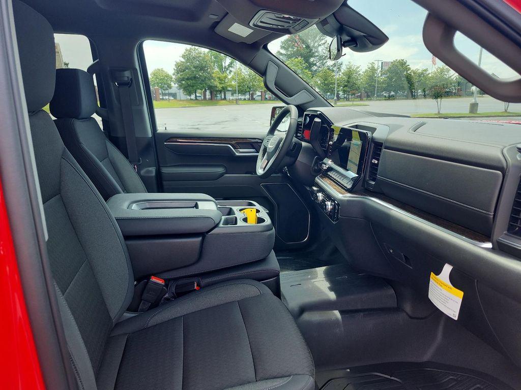 new 2025 GMC Sierra 1500 car, priced at $53,004