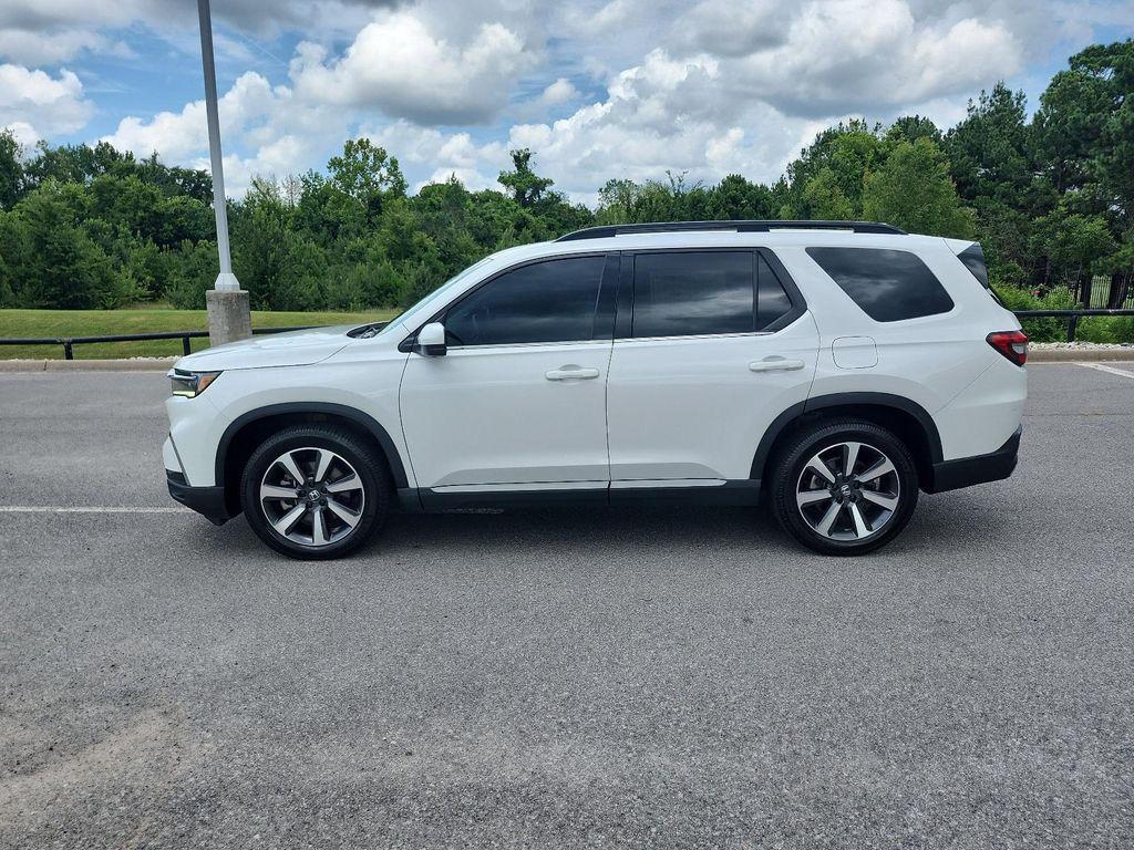 used 2023 Honda Pilot car, priced at $37,893