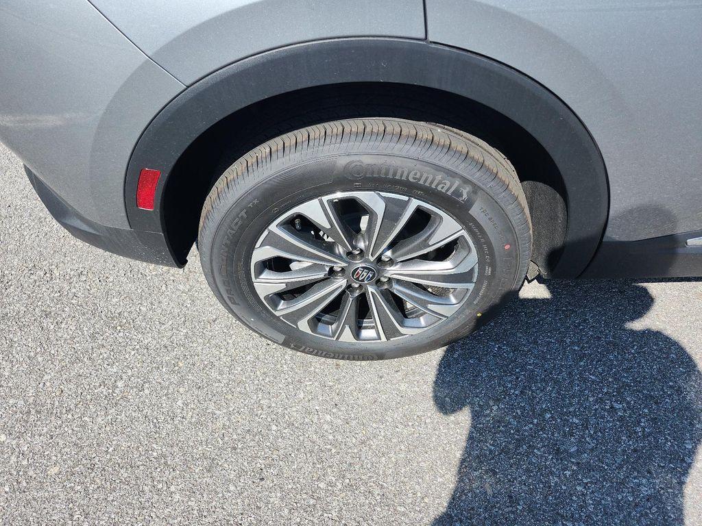 new 2025 Buick Envision car, priced at $38,390