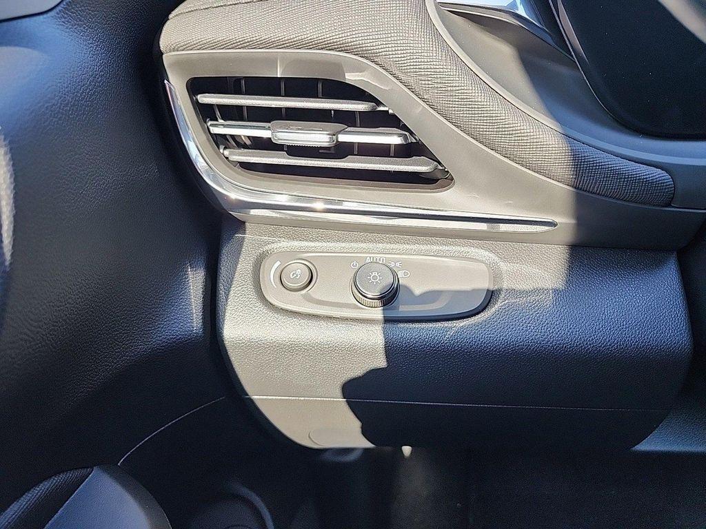 new 2025 Buick Envista car, priced at $26,920