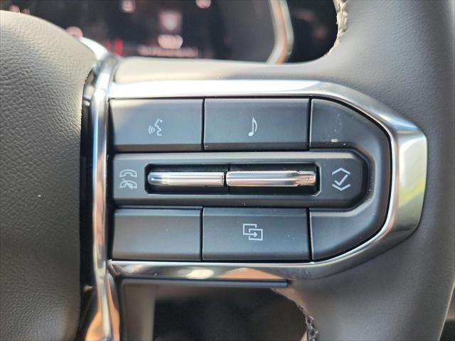 new 2025 GMC Canyon car, priced at $41,220
