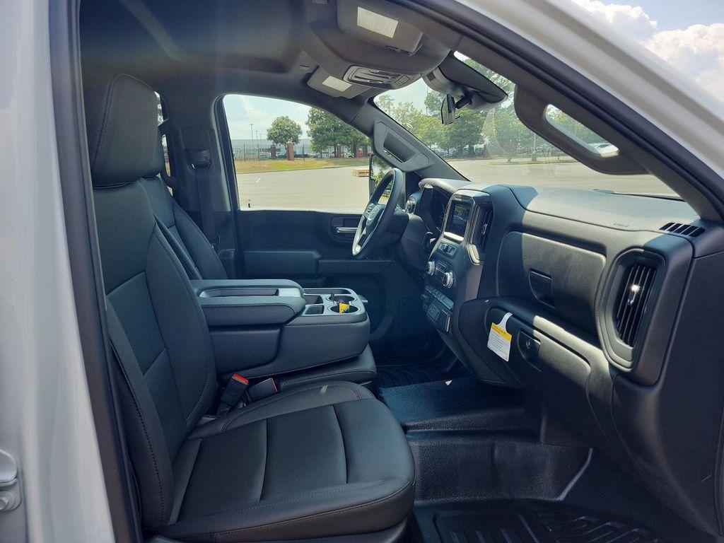 new 2025 GMC Sierra 2500 car, priced at $52,812