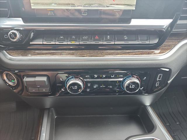 new 2025 GMC Sierra 1500 car, priced at $55,052