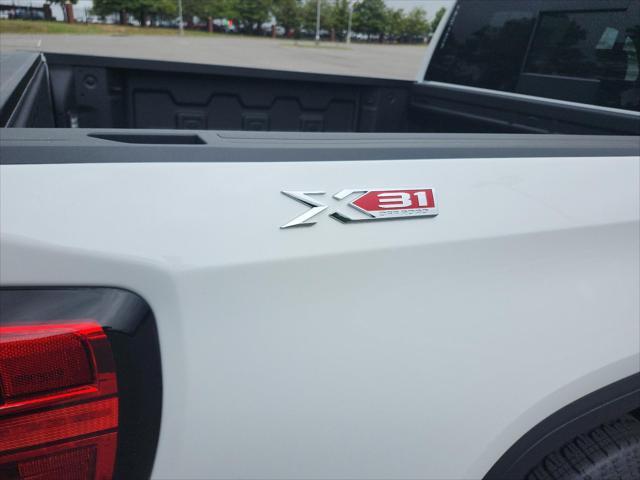 new 2025 GMC Sierra 1500 car, priced at $55,052