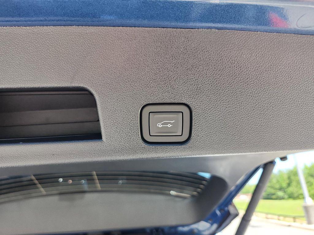 new 2025 GMC Acadia car, priced at $62,750