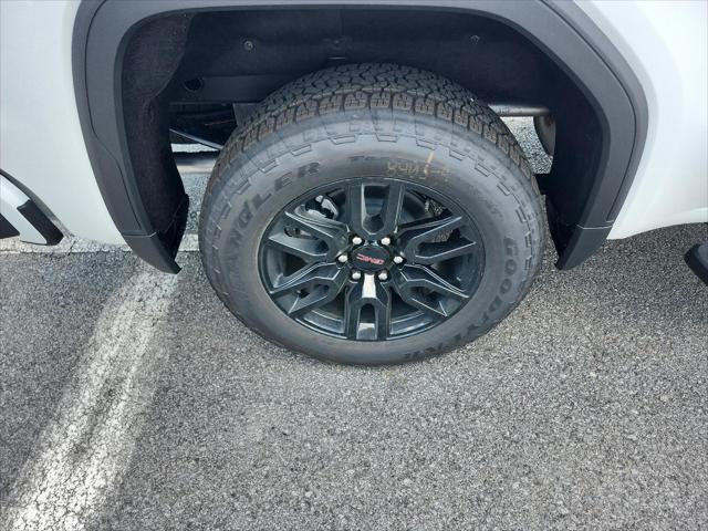 new 2025 GMC Sierra 1500 car, priced at $57,162