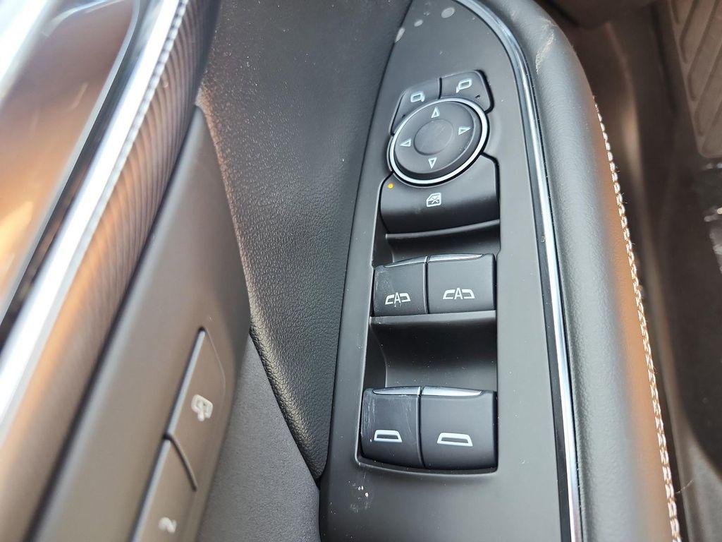 new 2025 Buick Envision car, priced at $39,362